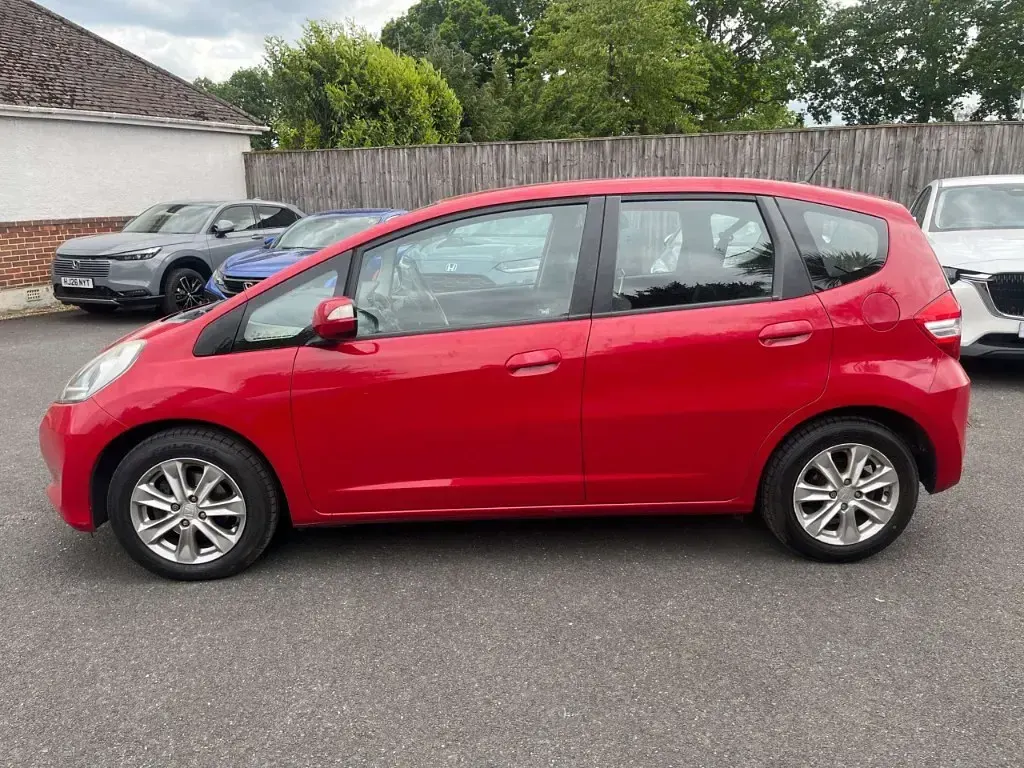 Used Honda Jazz ES 99 HP (72 kW) 2012 Red Hatchback