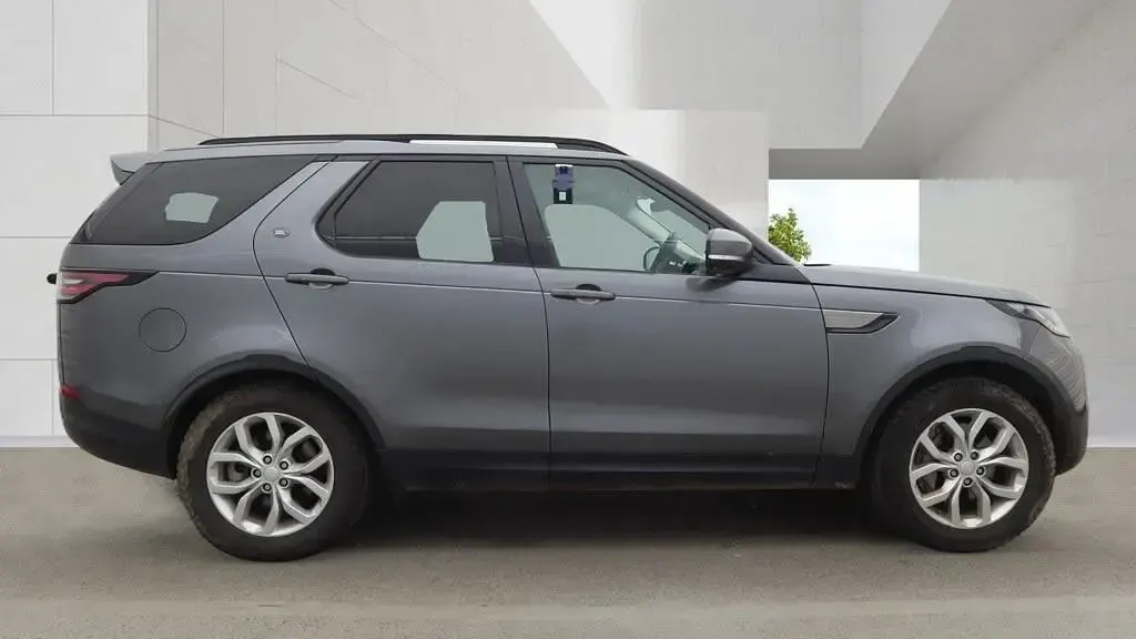 Used Land Rover Discovery SE 2019 Grey SUV