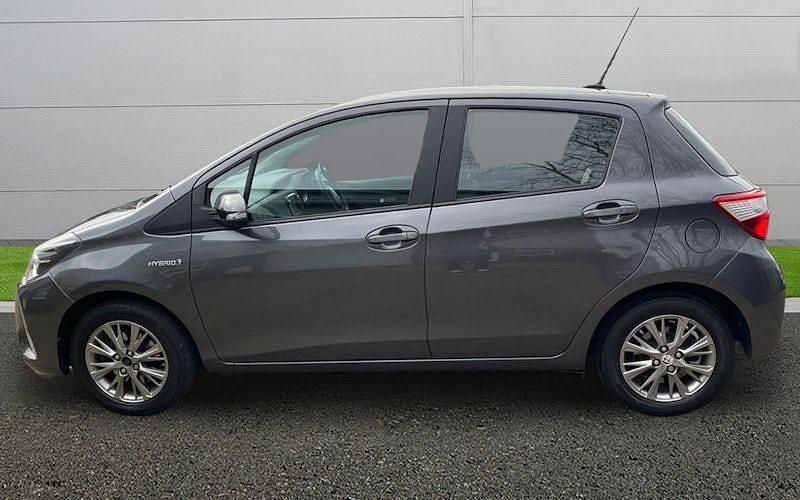 Used Toyota Yaris Hybrid 101 HP (74 kW) 2020 Hatchback
