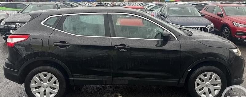 Pearl black Used 2016 Nissan Qashqai Visia SUV | £5,600 (Good price) - Image 1/4