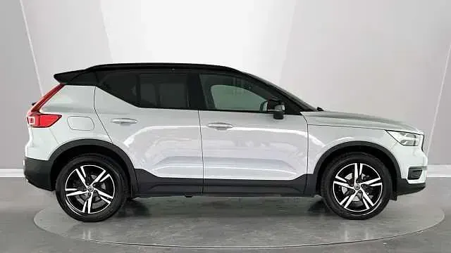 Used Volvo XC40 R-Design 161 HP (118 kW) 2021 SUV