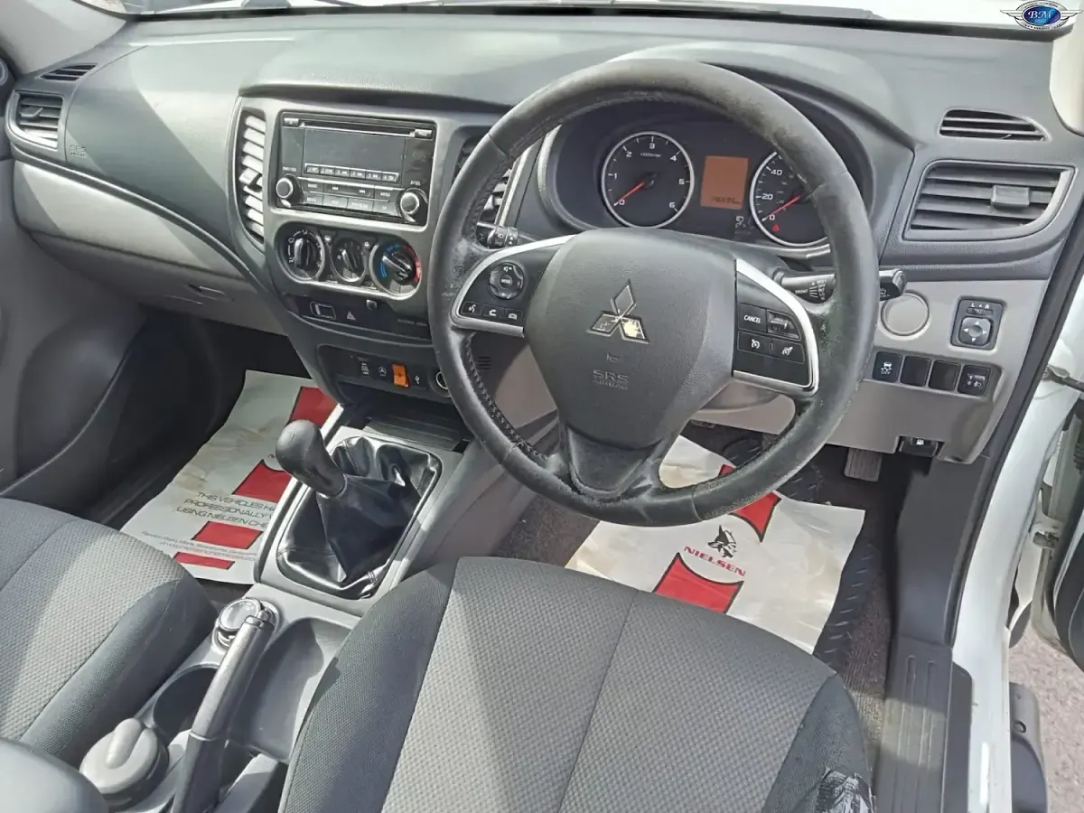 Used Mitsubishi L200 2016 White Pickup