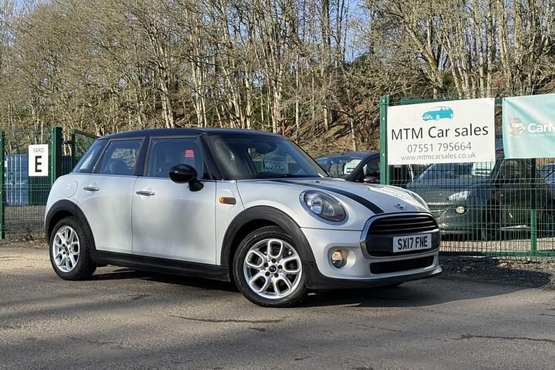 Used Mini Cooper D Hatch 116 HP (85 kW) 2017 Silver Hatchback