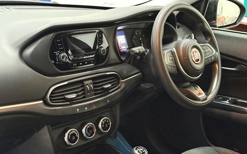 Used Fiat Tipo 101 HP (74 kW) 2022 Hatchback