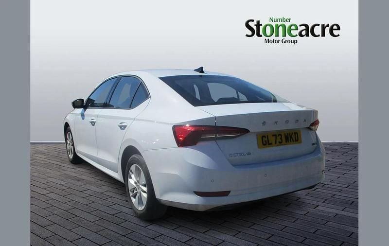 Usado Skoda Octavia SE Technology 110 CV (80 kW) 2024 Blanco Utilitario