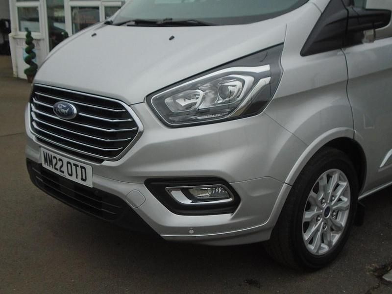 Used Ford Tourneo Titanium 130 HP (95 kW) 2022 Silver MPV