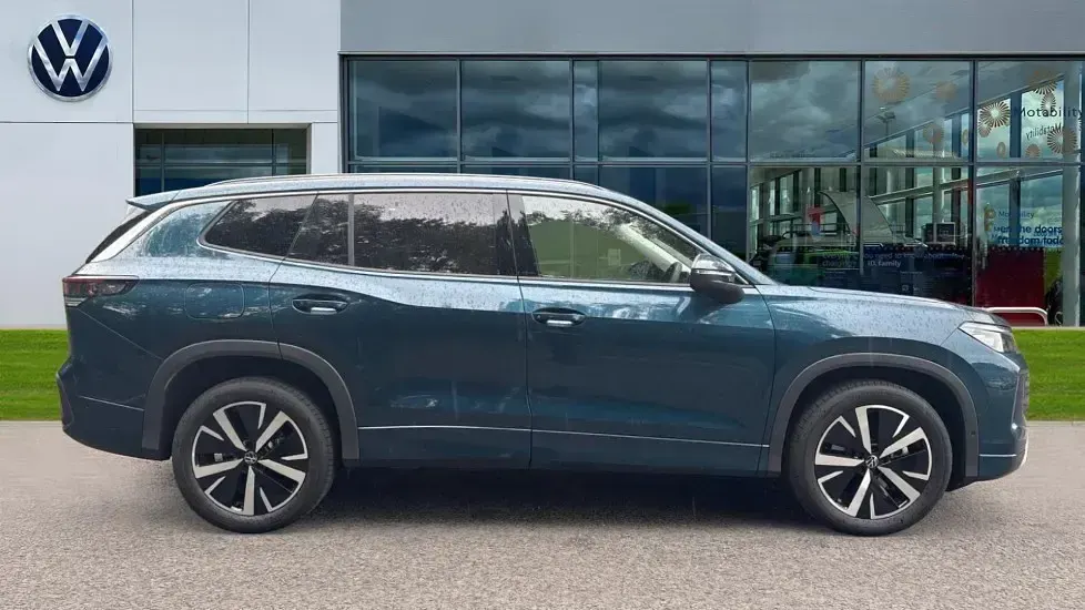 New VW Tayron Match 204 HP (150 kW) 2026 Nightshade blue metallic SUV