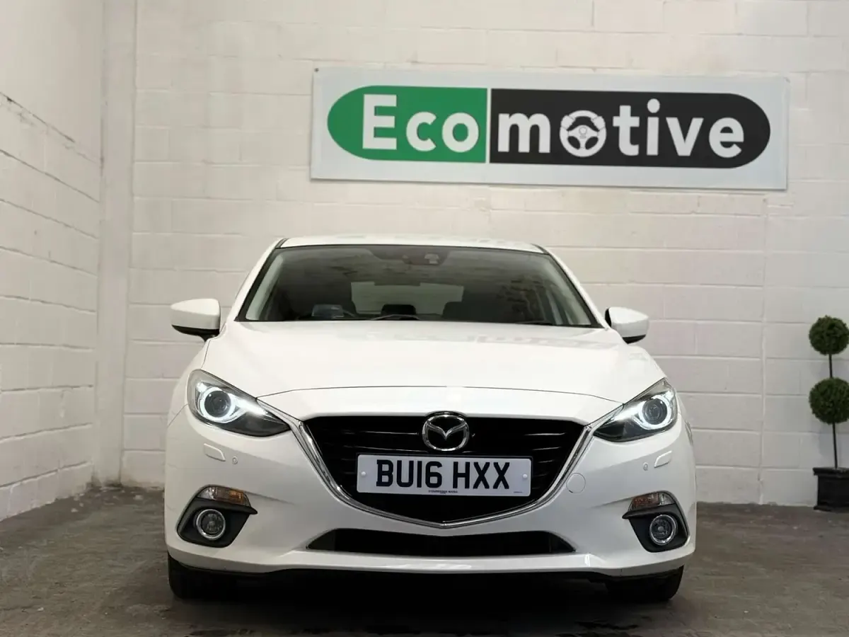 Used Mazda 3 Inclusive 165 HP (121 kW) 2016 White Hatchback