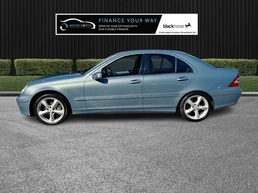 Używany Mercedes C200 Avantgarde 2005 Szary Sedan/Limuzyna