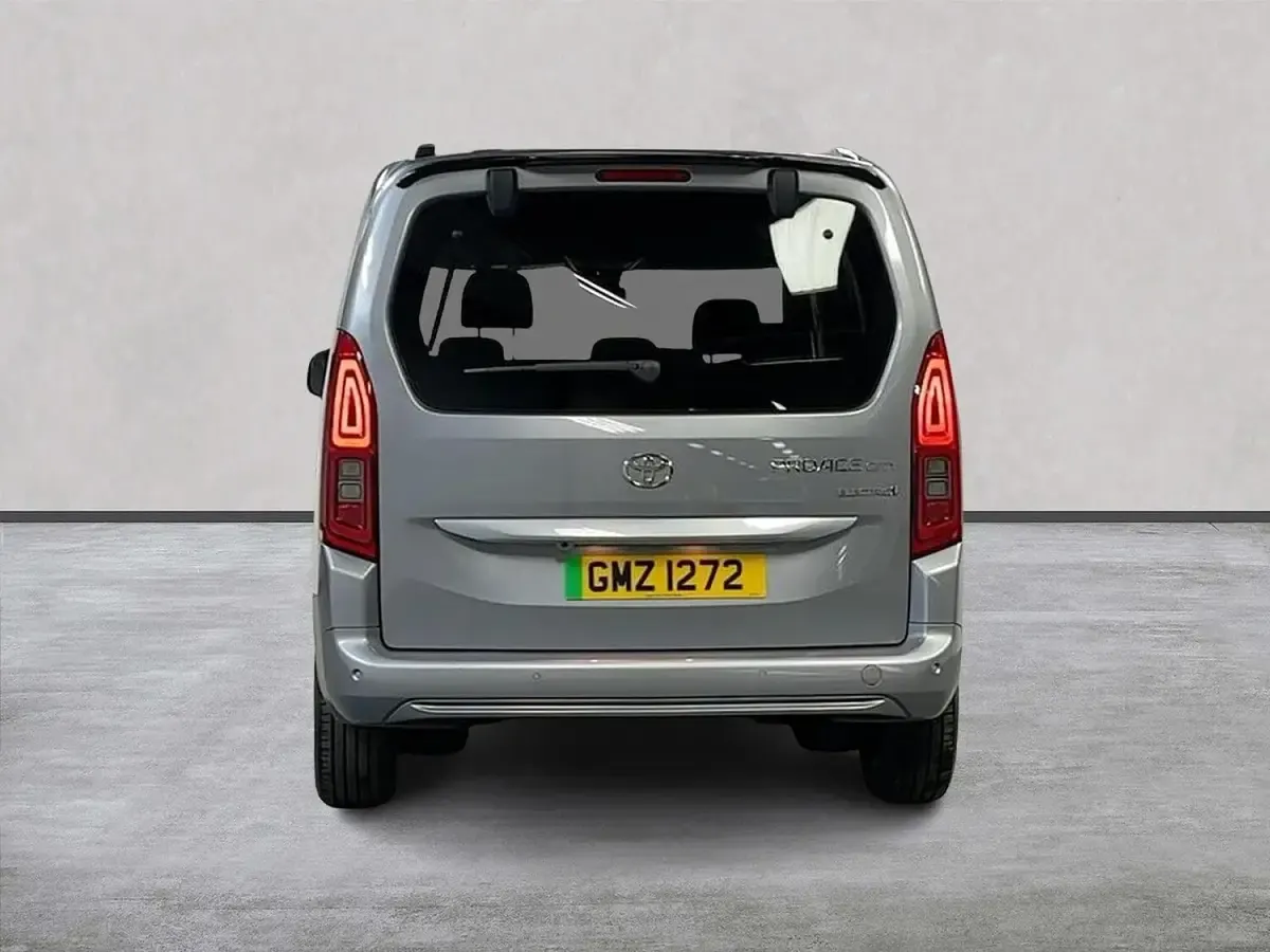 Used Toyota Proace Verso City 100 kW (136 HP) 2025 Grey Estate