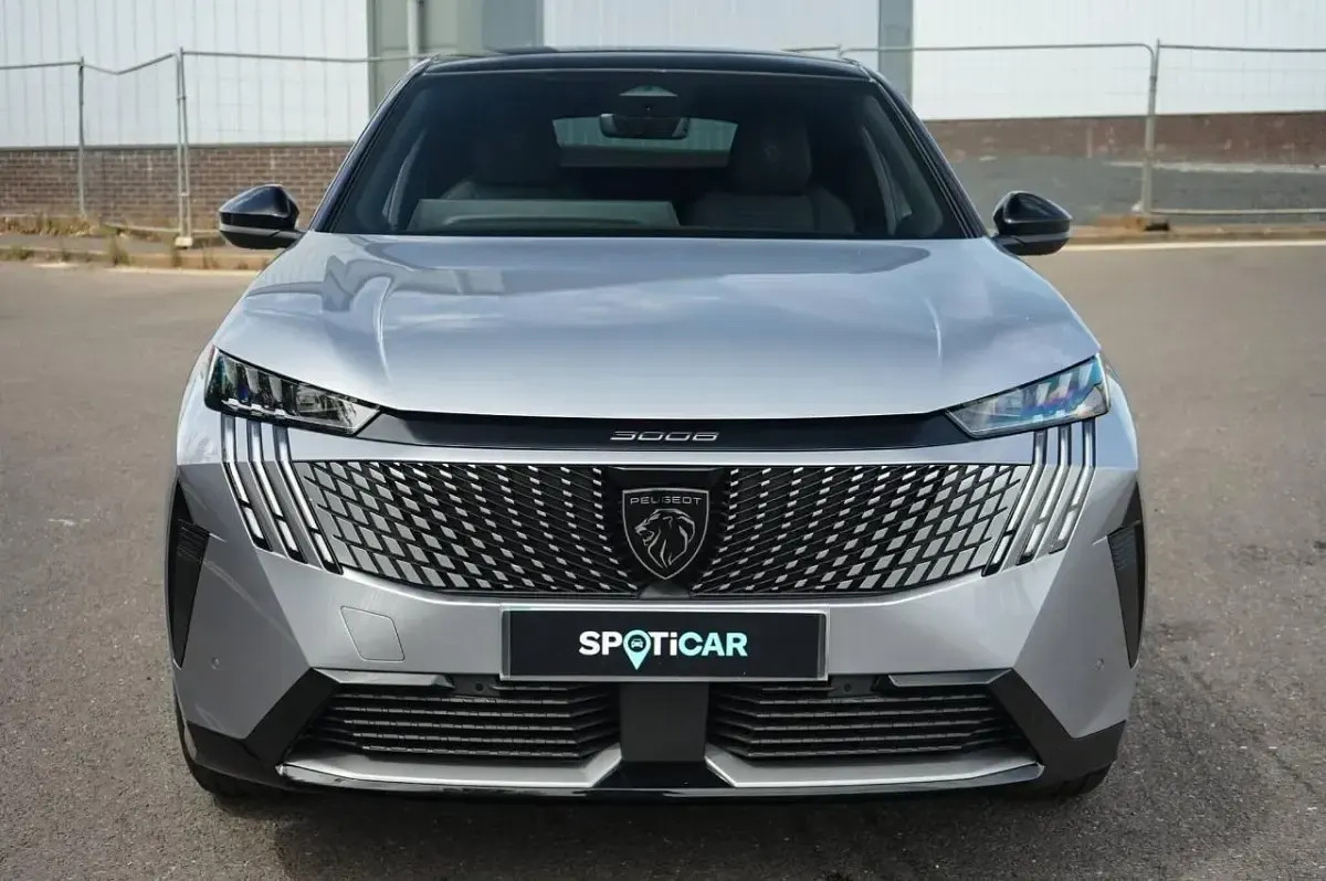 Used Peugeot e-3008 GT 156 kW (213 HP) 2025 Grey SUV