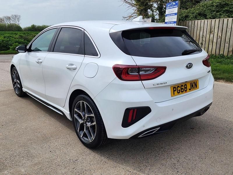 Used Kia Ceed GT-Line 118 HP (86 kW) 2019 White Hatchback