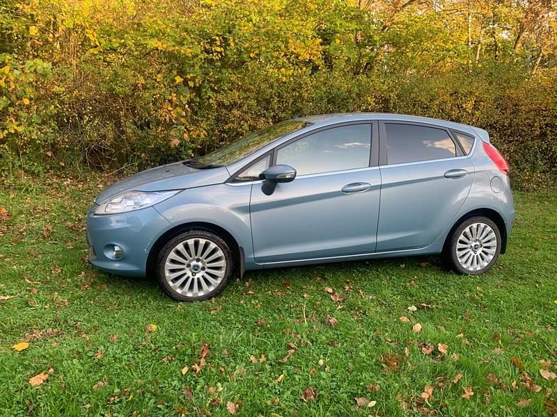 Used Ford Fiesta Titanium 2009 Blue Hatchback