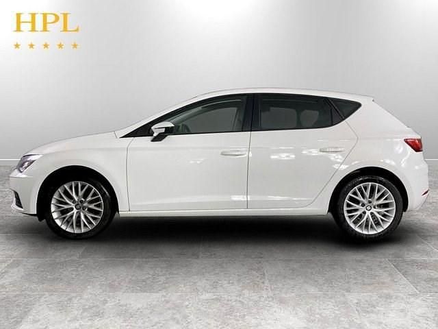Begagnad Seat Leon SE Dynamic 115 HK (84 kW) 2020 Vit Halvkombi