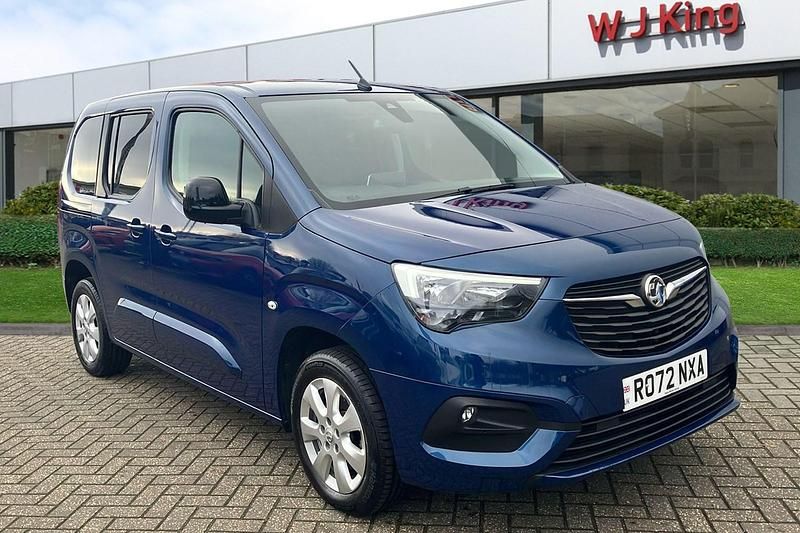 Blue Used 2022 Vauxhall Combo S MPV | £15,335 (Fair price) - Image 1/3