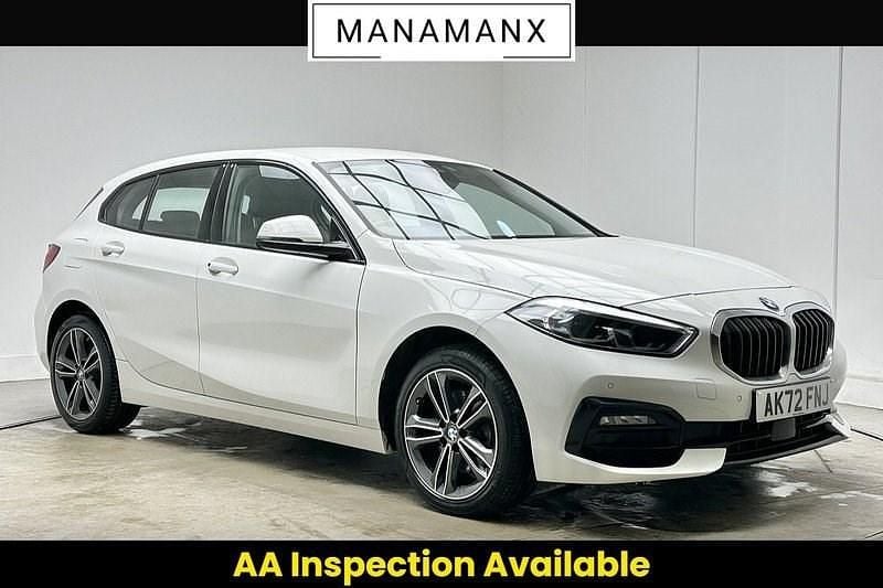 Used BMW 118 Sport Line 2022 Alpine white Hatchback