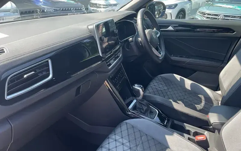 Used VW T-Roc R-line 150 HP (110 kW) 2024 Black SUV