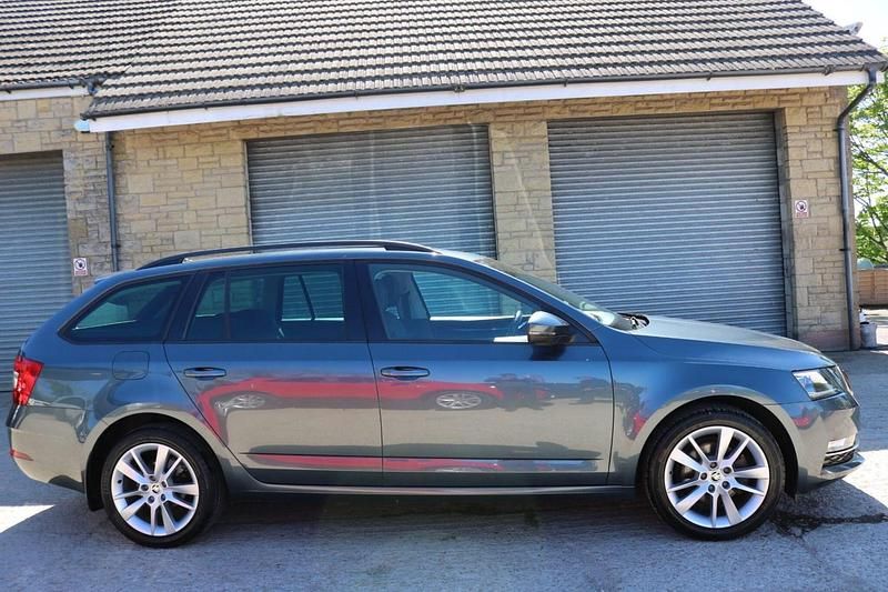 Używany Skoda Octavia SE L 150 KM (110 kW) 2019 Szary Kombi