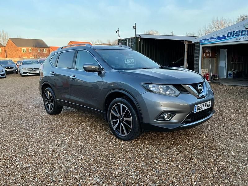 Used Nissan X-Trail N-Vision 130 HP (95 kW) 2017 Grey SUV