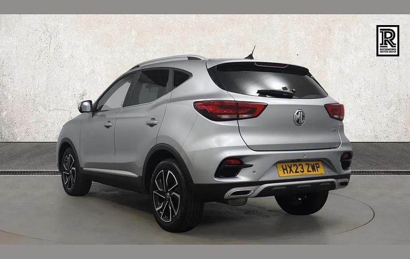 Używany MG ZS Exclusive 111 KM (81 kW) 2023 Srebrny SUV