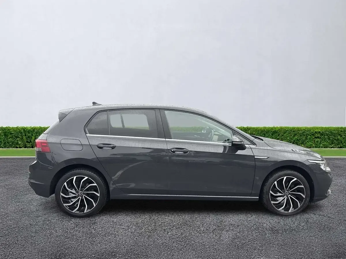 Used VW Golf VIII Edition 150 HP (110 kW) 2023 Grey Hatchback