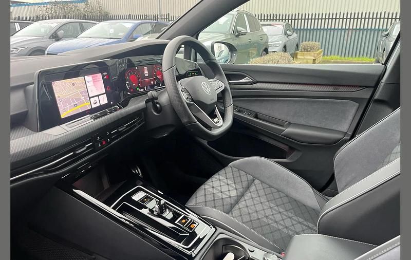 Used VW Golf VIII R-line 147 HP (108 kW) 2024 Silver Hatchback