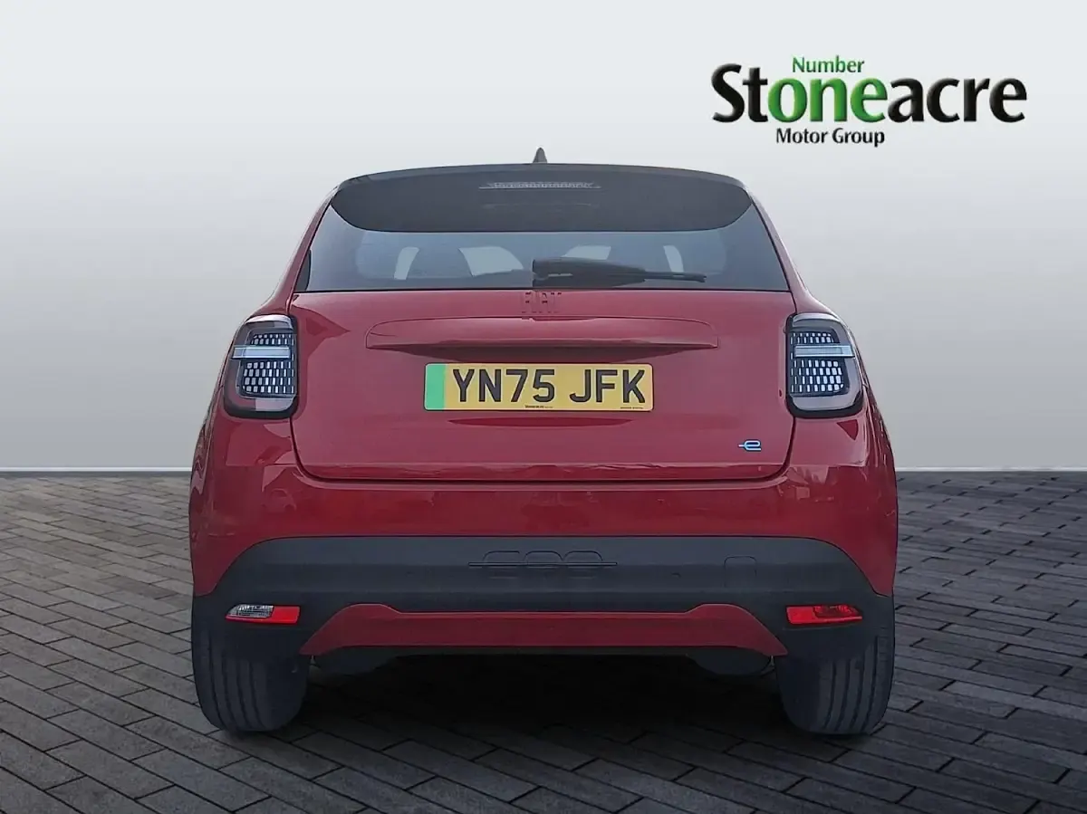 New Fiat 600E Red 114 kW (156 HP) 2025 Red Hatchback