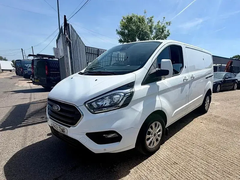 Used Ford Transit Custom Limited 130 HP (95 kW) 2021 Frozen white (solid colour) Van