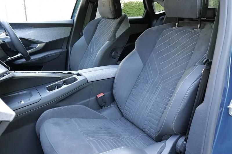 Used Peugeot e-3008 GTi 156 kW (213 HP) 2024 White SUV