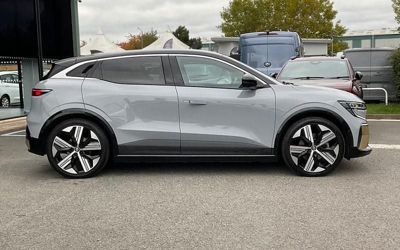 Used Renault Megane E-Tech Iconic 160 kW (218 HP) 2023 Hatchback