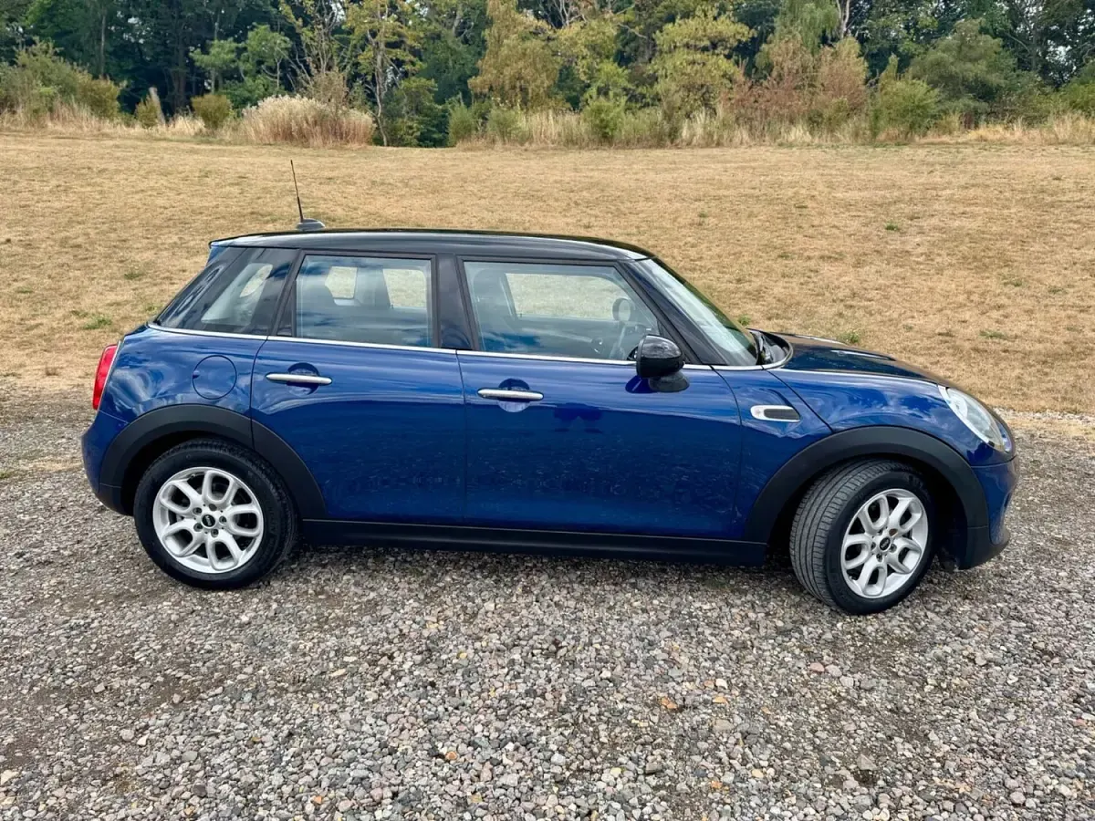 Used Mini Cooper Hatch 134 HP (98 kW) 2017 Blue Hatchback