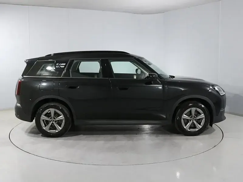 Used Mini Countryman Classic 170 HP (125 kW) 2025 Black SUV