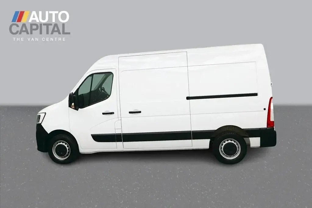 Used Renault Master Business 135 HP (99 kW) 2022 White MPV