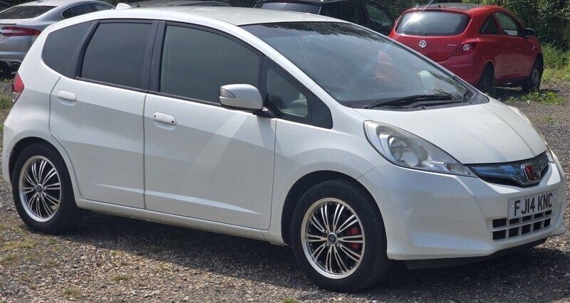 Used Honda Jazz Hybrid 2013 White Hatchback