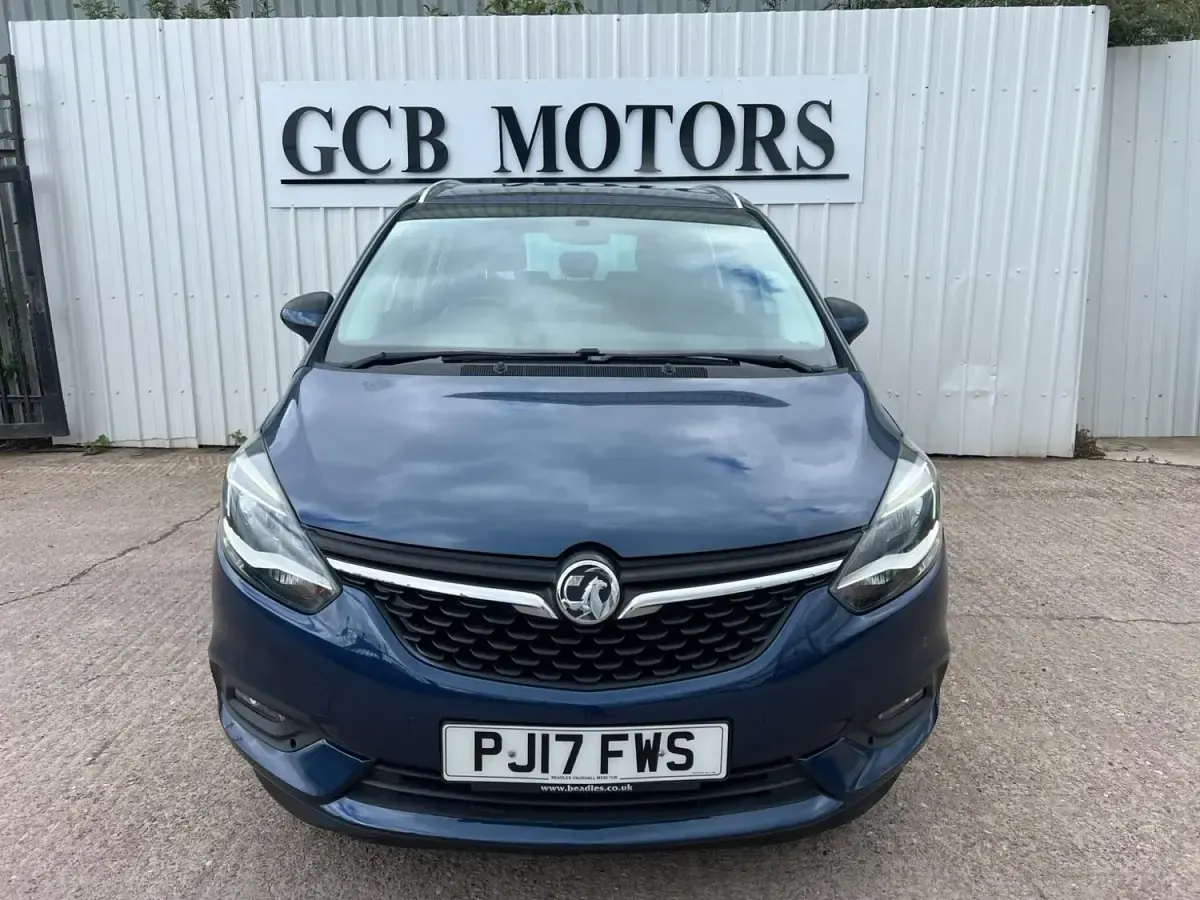 Second-hand Vauxhall Zafira SRi 2017 Albastru Monovolum