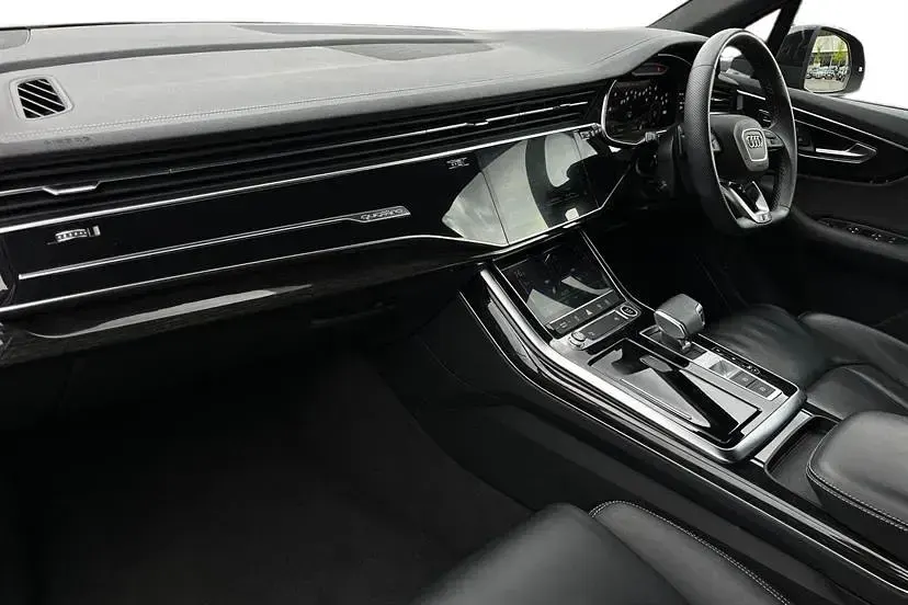 Używany Audi Q7 Black Edition 340 KM (250 kW) 2023 Niebieski SUV