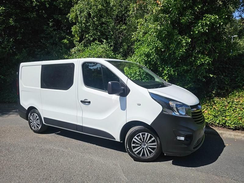 White Used 2016 Vauxhall Vivaro Van | £11,995 (Expensive) - Image 1/4