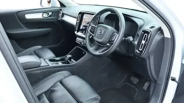 Used Volvo XC40 Momentum 163 HP (119 kW) 2022 SUV