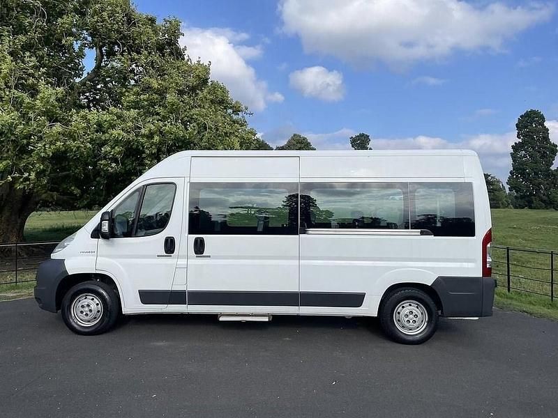 Begagnad Peugeot Boxer 120 HK (88 kW) 2009 Vit Van