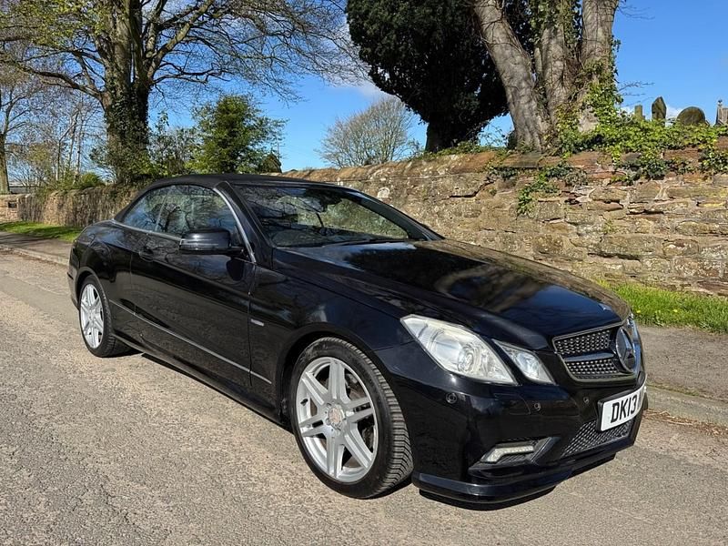Begagnad Mercedes E220 2013 Svart Cab