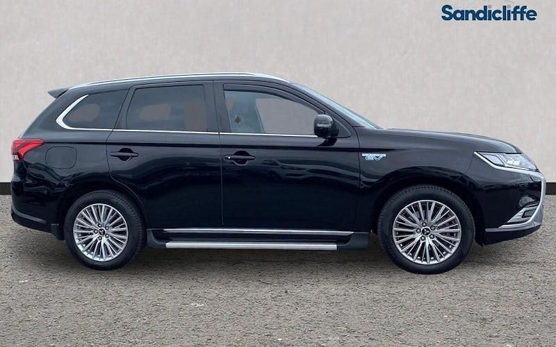 Used Mitsubishi Outlander P-HEV 177 HP (130 kW) 2018 Black Estate