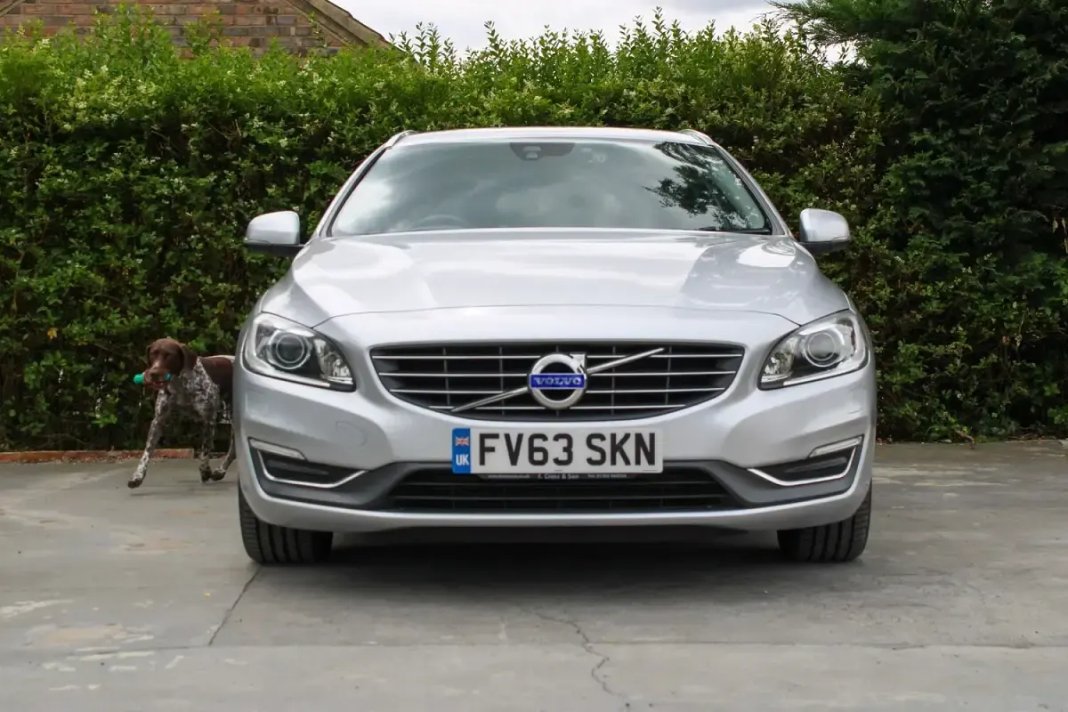 Used Volvo V60 SE Lux 134 HP (98 kW) 2013 Silver Estate