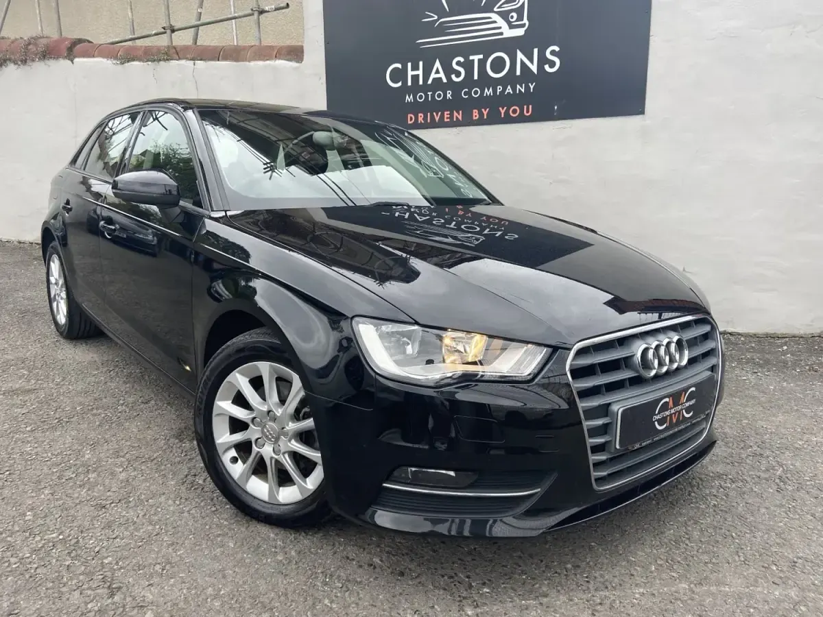 Begagnad Audi A3 110 HK (80 kW) 2014 Svart Halvkombi