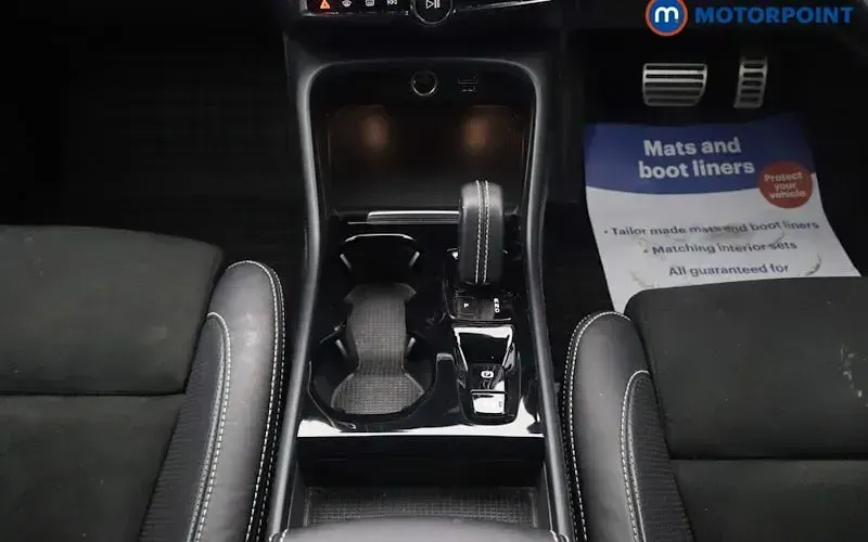 Used Volvo XC40 R-Design 211 HP (155 kW) 2021 Red SUV