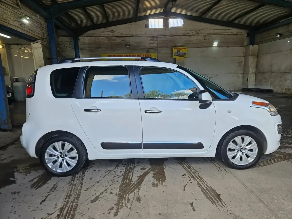 Used Citroën C3 Picasso Exclusive 2015 White MPV