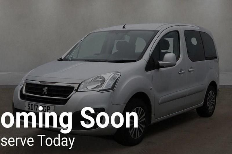 Used Peugeot Partner Tepee Allure 100 HP (73 kW) 2017 Silver MPV