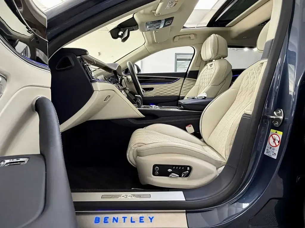 Used Bentley Flying Spur 635 HP (467 kW) 2020 Blue Sedan