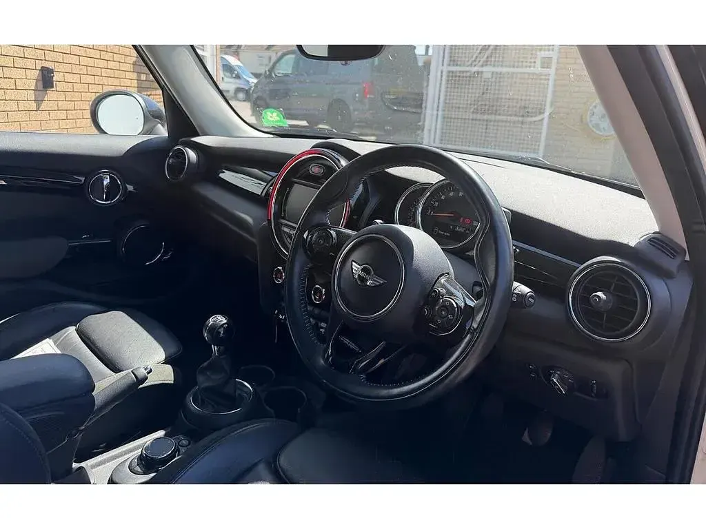 Used Mini Cooper S Hatch 2018 White Hatchback