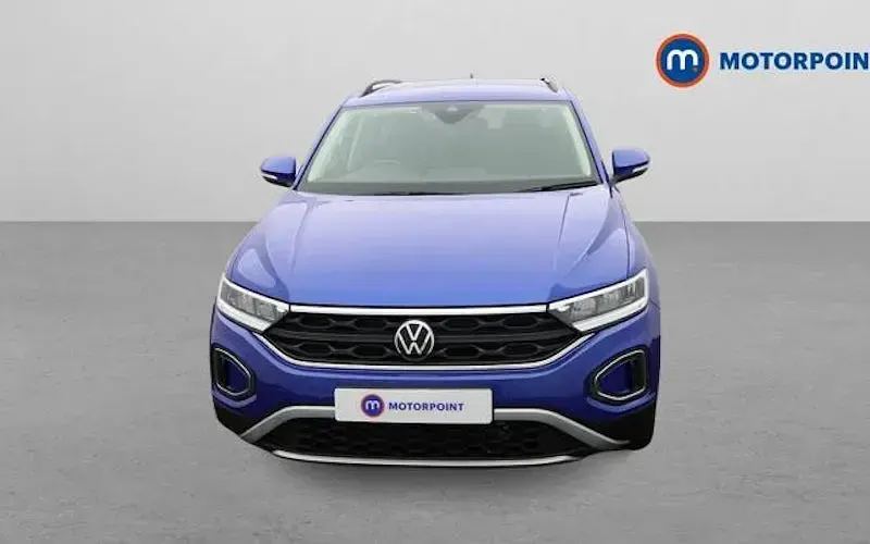 Used VW T-Roc Life 110 HP (80 kW) 2023 Blue SUV