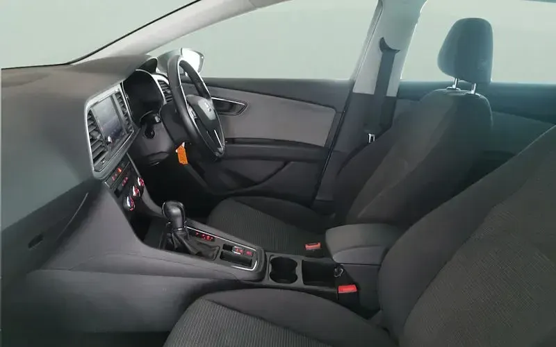 Begagnad Seat Leon SE Dynamic 116 HK (85 kW) 2019 Kombi